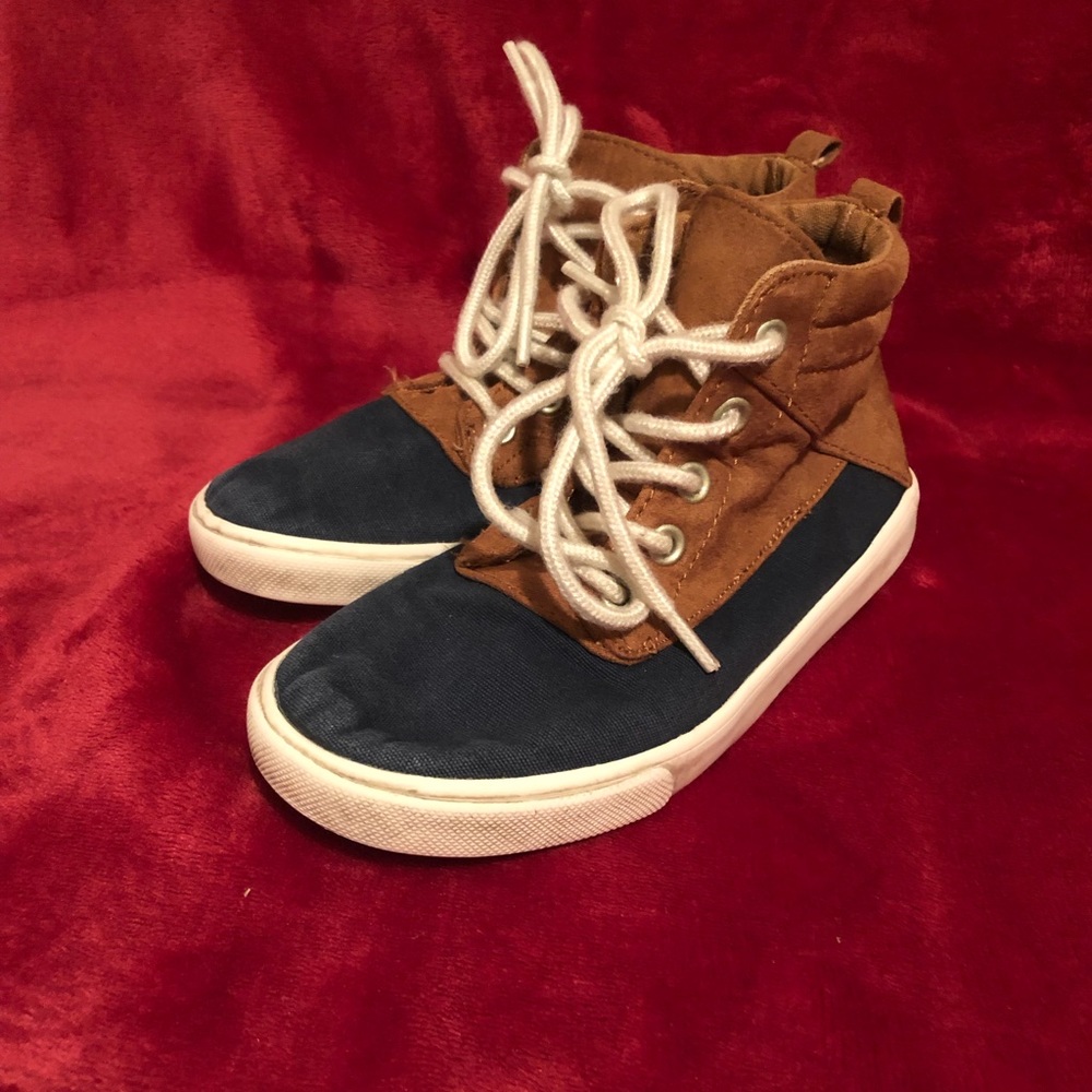 Boys size 11 camel and navy high top shoes.